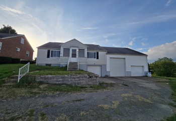 22 Gibson Avenue, Masontown, West Virginia 26542, 2 Bedroom Bedrooms, 4 Room Rooms,1 BathroomBathrooms,Single Family Detached,For Sale,Gibson,0,10167033