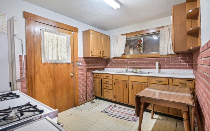 224 Diamond Avenue, Morgantown, West Virginia 26505, 2 Bedroom Bedrooms, 5 Room Rooms,1 BathroomBathrooms,Single Family Detached,For Sale,Diamond,0,10167032