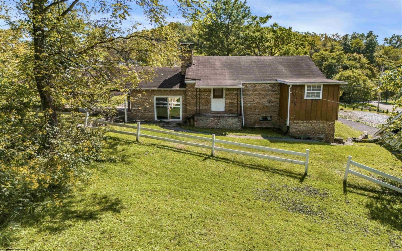 224 Diamond Avenue, Morgantown, West Virginia 26505, 2 Bedroom Bedrooms, 5 Room Rooms,1 BathroomBathrooms,Single Family Detached,For Sale,Diamond,0,10167032