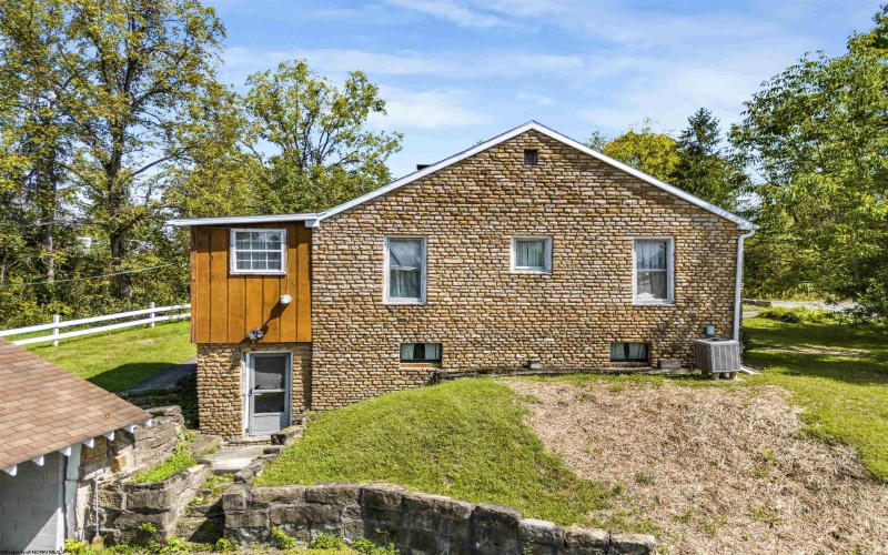 224 Diamond Avenue, Morgantown, West Virginia 26505, 2 Bedroom Bedrooms, 5 Room Rooms,1 BathroomBathrooms,Single Family Detached,For Sale,Diamond,0,10167032