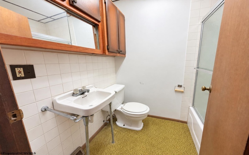 832 Ridgeway Avenue, Morgantown, West Virginia 26505, 2 Bedroom Bedrooms, 6 Room Rooms,2 BathroomBathrooms,Single Family Detached,For Sale,Ridgeway,0,10167057