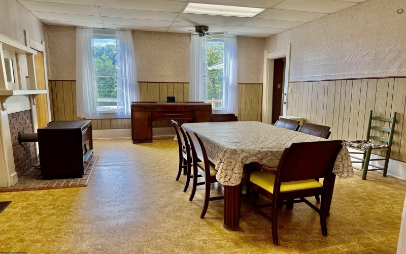 100 Madison Street, Fairview, West Virginia 26570, 3 Bedroom Bedrooms, 7 Room Rooms,2 BathroomBathrooms,Single Family Detached,For Sale,Madison,0,10167056