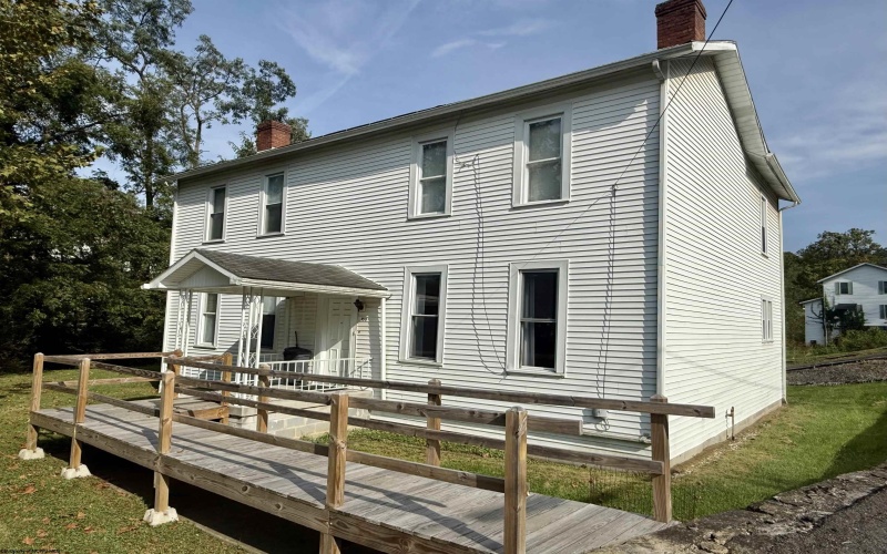 100 Madison Street, Fairview, West Virginia 26570, 3 Bedroom Bedrooms, 7 Room Rooms,2 BathroomBathrooms,Single Family Detached,For Sale,Madison,0,10167056