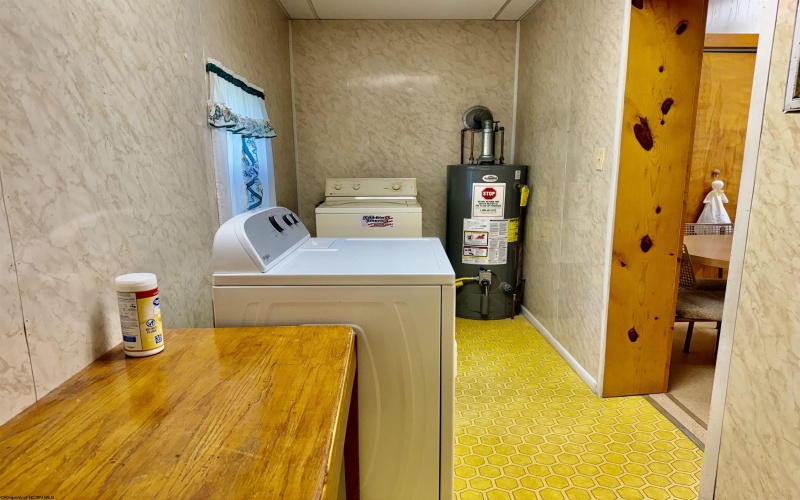 100 Madison Street, Fairview, West Virginia 26570, 3 Bedroom Bedrooms, 7 Room Rooms,2 BathroomBathrooms,Single Family Detached,For Sale,Madison,0,10167056