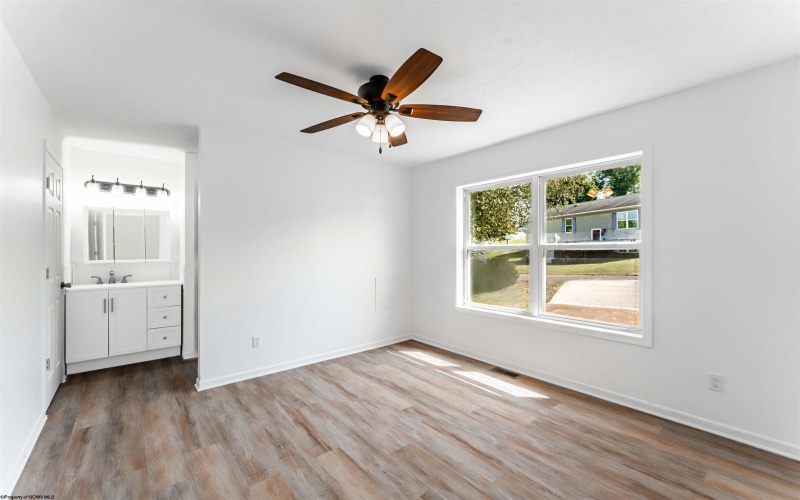 5010 Riverwood Circle, Fairmont, West Virginia 26554, 3 Bedroom Bedrooms, 6 Room Rooms,2 BathroomBathrooms,Single Family Detached,For Sale,Riverwood,0,10167045