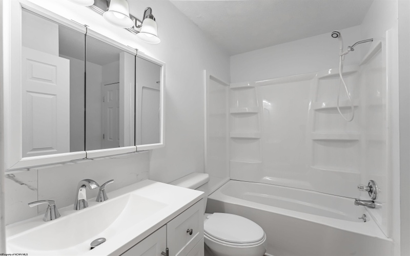 5010 Riverwood Circle, Fairmont, West Virginia 26554, 3 Bedroom Bedrooms, 6 Room Rooms,2 BathroomBathrooms,Single Family Detached,For Sale,Riverwood,0,10167045