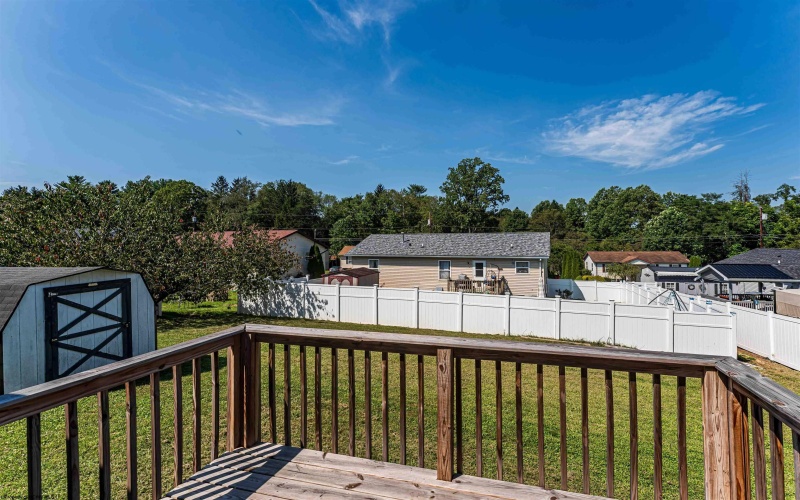 5010 Riverwood Circle, Fairmont, West Virginia 26554, 3 Bedroom Bedrooms, 6 Room Rooms,2 BathroomBathrooms,Single Family Detached,For Sale,Riverwood,0,10167045