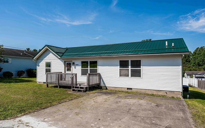 5010 Riverwood Circle, Fairmont, West Virginia 26554, 3 Bedroom Bedrooms, 6 Room Rooms,2 BathroomBathrooms,Single Family Detached,For Sale,Riverwood,0,10167045