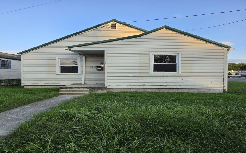1629 Lavalette Avenue, Elkins, West Virginia 26241, 2 Bedroom Bedrooms, 5 Room Rooms,1 BathroomBathrooms,Single Family Detached,For Sale,Lavalette,0,10167047