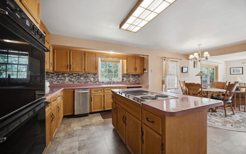 101 Edwards Way, Bridgeport, West Virginia 26330, 4 Bedroom Bedrooms, 10 Room Rooms,2 BathroomBathrooms,Single Family Detached,For Sale,Edwards,0,10167051