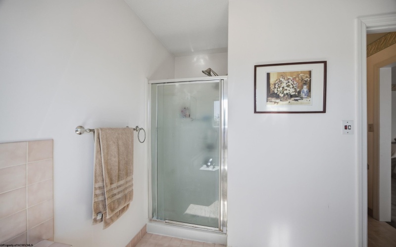 101 Edwards Way, Bridgeport, West Virginia 26330, 4 Bedroom Bedrooms, 10 Room Rooms,2 BathroomBathrooms,Single Family Detached,For Sale,Edwards,0,10167051