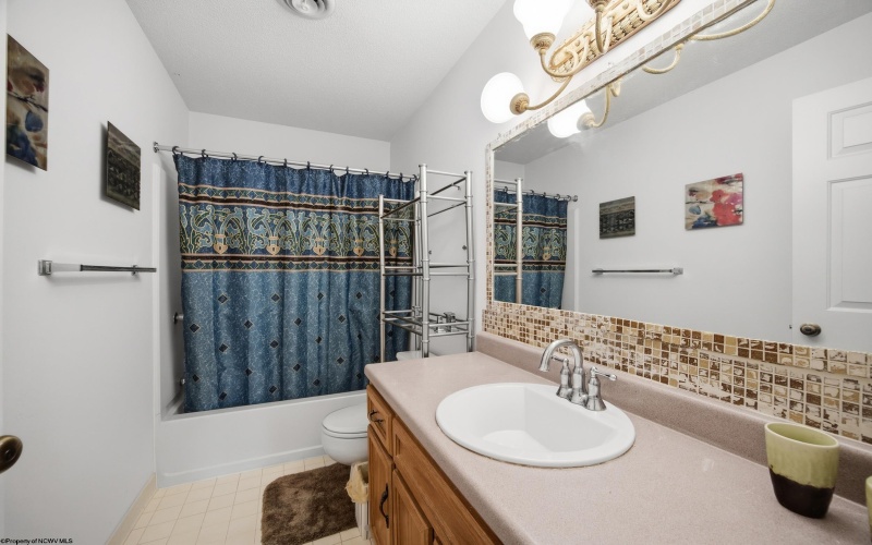 101 Edwards Way, Bridgeport, West Virginia 26330, 4 Bedroom Bedrooms, 10 Room Rooms,2 BathroomBathrooms,Single Family Detached,For Sale,Edwards,0,10167051