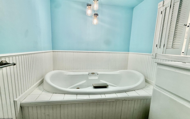 1 Pinnacle Peak Lane, Fairmont, West Virginia 26554, 4 Bedroom Bedrooms, 8 Room Rooms,3 BathroomBathrooms,Single Family Detached,For Sale,Pinnacle Peak,0,10167058