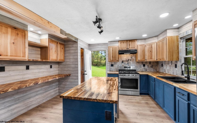 146 Hecks Run Road, Fairmont, West Virginia 26554, 2 Bedroom Bedrooms, 7 Room Rooms,2 BathroomBathrooms,Single Family Detached,For Sale,Hecks Run,0,10167067 146 Hecks Run Road, Fairmont, West Virginia 26554, 2 Bedroom Bedrooms, 7 Room Rooms,2 BathroomBathrooms,Single Family Detached,For Sale,Hecks Run,0,10167067