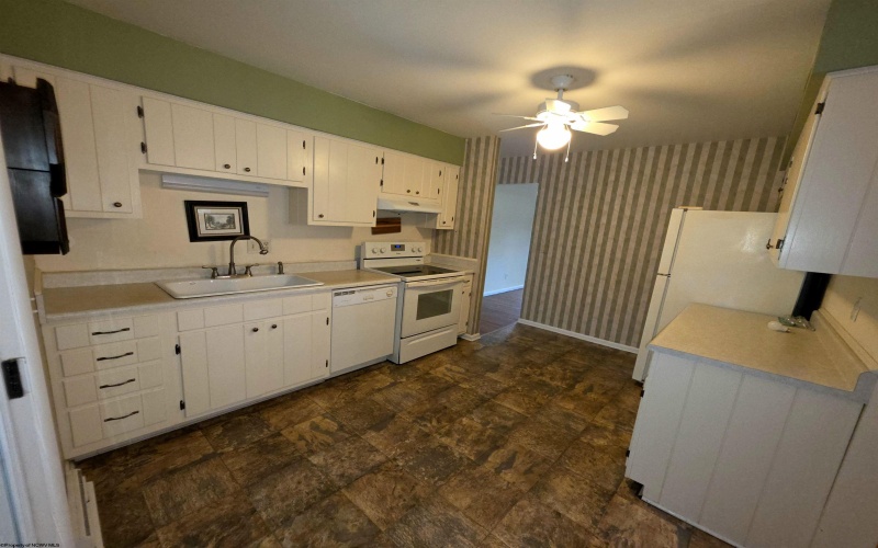 630 Killarney Drive, Morgantown, West Virginia 26505, 3 Bedroom Bedrooms, 6 Room Rooms,2 BathroomBathrooms,Single Family Detached,For Sale,Killarney,0,10167061