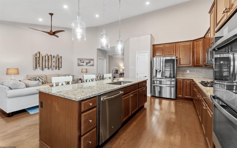 90 Lavista Drive, Morgantown, West Virginia 26508, 3 Bedroom Bedrooms, 7 Room Rooms,3 BathroomBathrooms,Single Family Detached,For Sale,Lavista,0,10167060