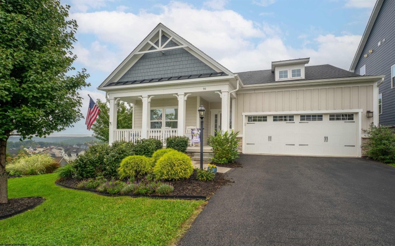 90 Lavista Drive, Morgantown, West Virginia 26508, 3 Bedroom Bedrooms, 7 Room Rooms,3 BathroomBathrooms,Single Family Detached,For Sale,Lavista,0,10167060