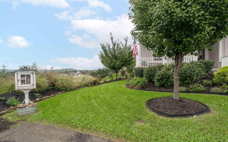 90 Lavista Drive, Morgantown, West Virginia 26508, 3 Bedroom Bedrooms, 7 Room Rooms,3 BathroomBathrooms,Single Family Detached,For Sale,Lavista,0,10167060