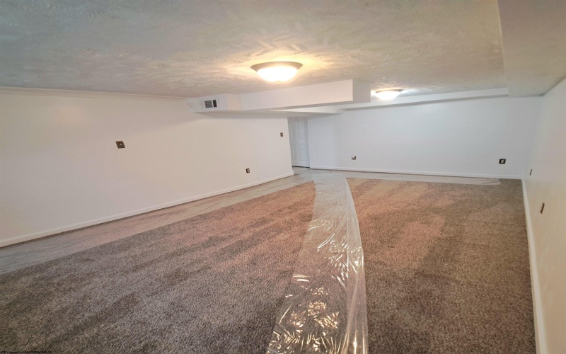 204 Sigler Street, Kingwood, West Virginia 26537, 3 Bedroom Bedrooms, 10 Room Rooms,1 BathroomBathrooms,Single Family Detached,For Sale,Sigler,0,10167059