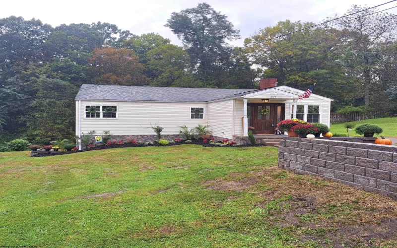 204 Sigler Street, Kingwood, West Virginia 26537, 3 Bedroom Bedrooms, 10 Room Rooms,1 BathroomBathrooms,Single Family Detached,For Sale,Sigler,0,10167059