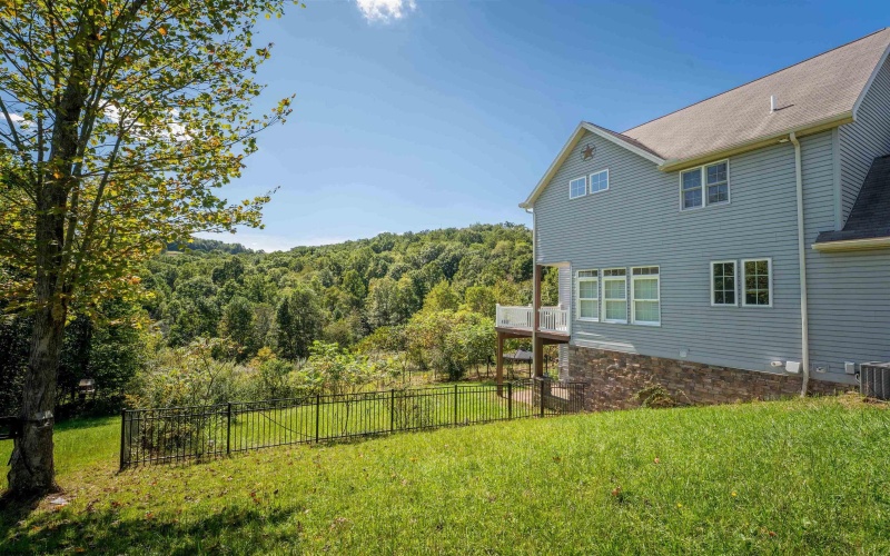 209 Van Tassel Court, Morgantown, West Virginia 26508, 5 Bedroom Bedrooms, 15 Room Rooms,3 BathroomBathrooms,Single Family Detached,For Sale,Van Tassel,0,10167062 209 Van Tassel Court, Morgantown, West Virginia 26508, 5 Bedroom Bedrooms, 15 Room Rooms,3 BathroomBathrooms,Single Family Detached,For Sale,Van Tassel,0,10167062