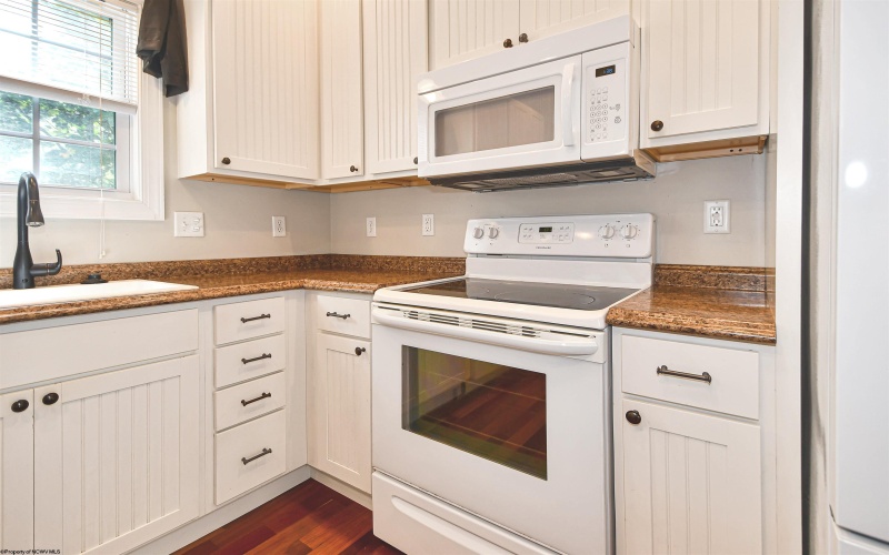 320 Villa View Drive, Morgantown, West Virginia 26505, 3 Bedroom Bedrooms, 5 Room Rooms,3 BathroomBathrooms,Single Family Attached,For Sale,Villa View,0,10167088