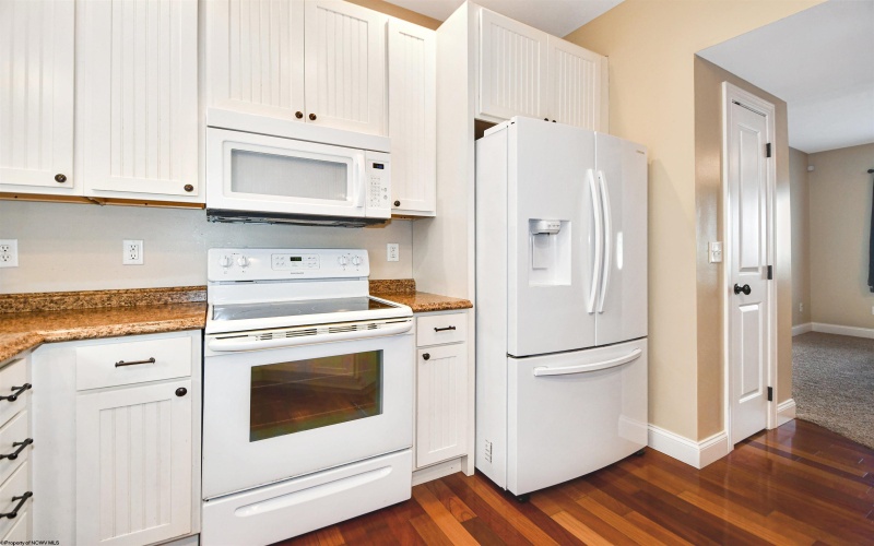 320 Villa View Drive, Morgantown, West Virginia 26505, 3 Bedroom Bedrooms, 5 Room Rooms,3 BathroomBathrooms,Single Family Attached,For Sale,Villa View,0,10167088