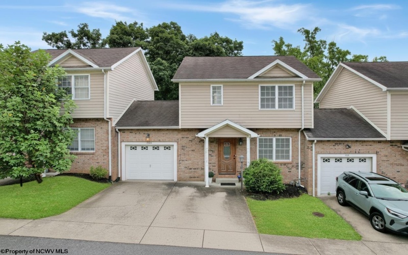 320 Villa View Drive, Morgantown, West Virginia 26505, 3 Bedroom Bedrooms, 5 Room Rooms,3 BathroomBathrooms,Single Family Attached,For Sale,Villa View,0,10167088