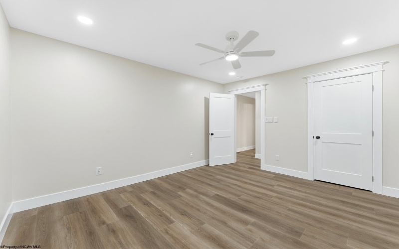 230 High Street, Kingwood, West Virginia 26537, 3 Bedroom Bedrooms, 7 Room Rooms,3 BathroomBathrooms,Single Family Detached,For Sale,High,0,10167089