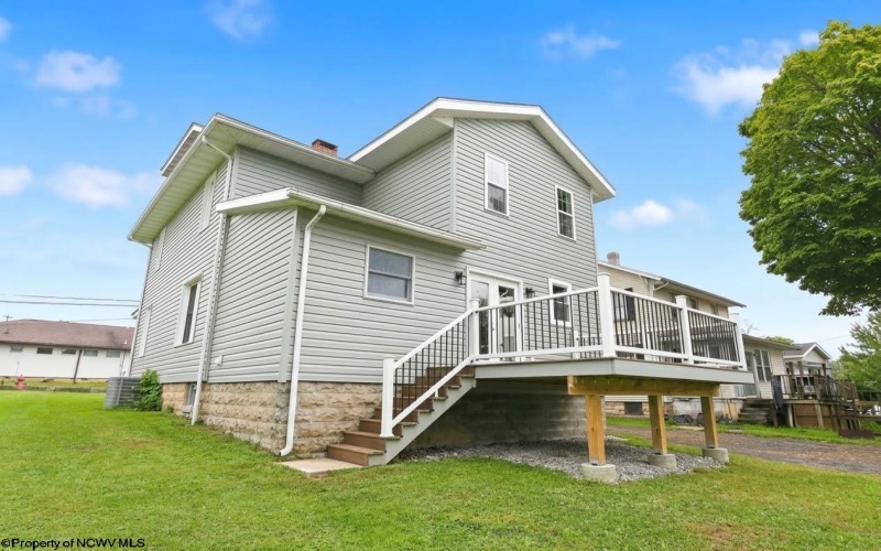 230 High Street, Kingwood, West Virginia 26537, 3 Bedroom Bedrooms, 7 Room Rooms,3 BathroomBathrooms,Single Family Detached,For Sale,High,0,10167089