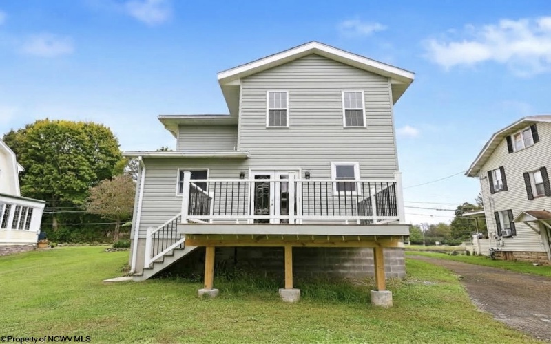 230 High Street, Kingwood, West Virginia 26537, 3 Bedroom Bedrooms, 7 Room Rooms,3 BathroomBathrooms,Single Family Detached,For Sale,High,0,10167089
