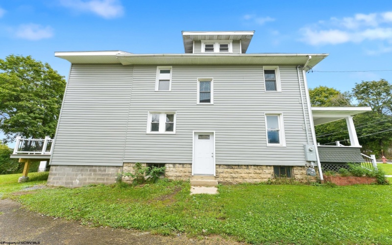 230 High Street, Kingwood, West Virginia 26537, 3 Bedroom Bedrooms, 7 Room Rooms,3 BathroomBathrooms,Single Family Detached,For Sale,High,0,10167089