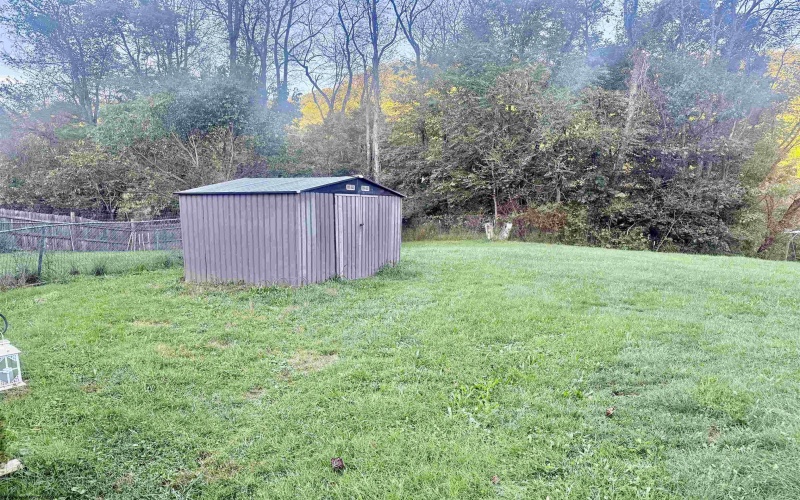 422 Camden Avenue, Monongah, West Virginia 26554, 3 Bedroom Bedrooms, 5 Room Rooms,2 BathroomBathrooms,Single Family Detached,For Sale,Camden,0,10167091