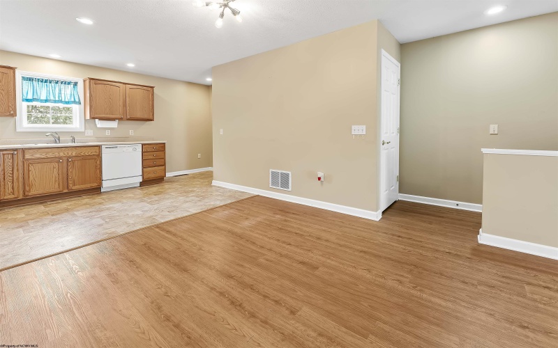 5 Flatts Lane, Morgantown, West Virginia 26505, 2 Bedroom Bedrooms, 4 Room Rooms,2 BathroomBathrooms,Single Family Attached,For Sale,Flatts,0,10167105