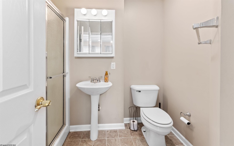 5 Flatts Lane, Morgantown, West Virginia 26505, 2 Bedroom Bedrooms, 4 Room Rooms,2 BathroomBathrooms,Single Family Attached,For Sale,Flatts,0,10167105