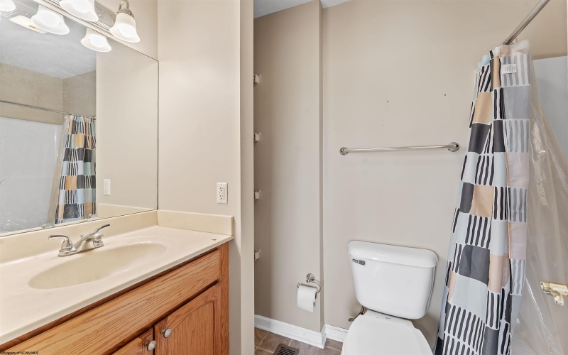 5 Flatts Lane, Morgantown, West Virginia 26505, 2 Bedroom Bedrooms, 4 Room Rooms,2 BathroomBathrooms,Single Family Attached,For Sale,Flatts,0,10167105