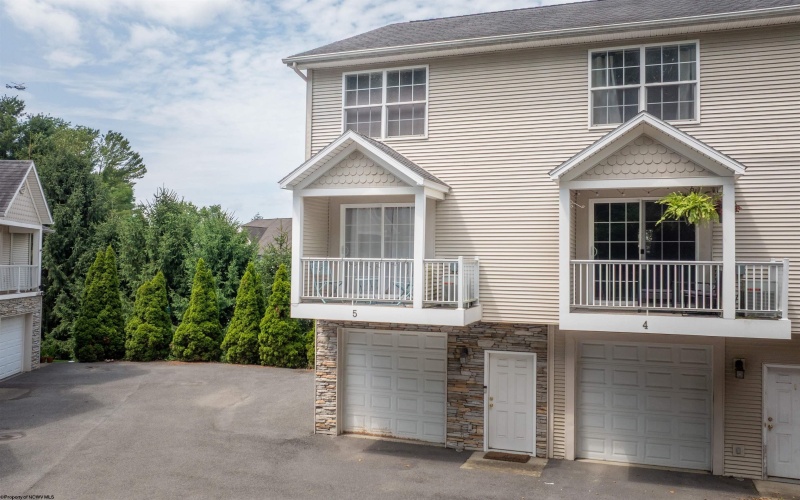 5 Flatts Lane, Morgantown, West Virginia 26505, 2 Bedroom Bedrooms, 4 Room Rooms,2 BathroomBathrooms,Single Family Attached,For Sale,Flatts,0,10167105