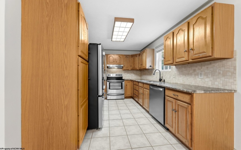 10 CLEAR SPRING Drive, Morgantown, West Virginia 26508, 3 Bedroom Bedrooms, 6 Room Rooms,2 BathroomBathrooms,Single Family Attached,For Sale,CLEAR SPRING,0,10167106