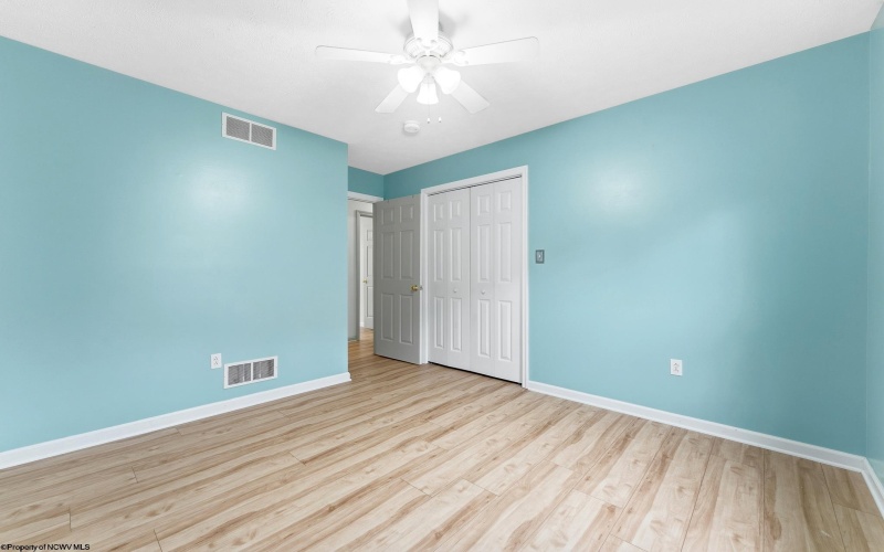 10 CLEAR SPRING Drive, Morgantown, West Virginia 26508, 3 Bedroom Bedrooms, 6 Room Rooms,2 BathroomBathrooms,Single Family Attached,For Sale,CLEAR SPRING,0,10167106