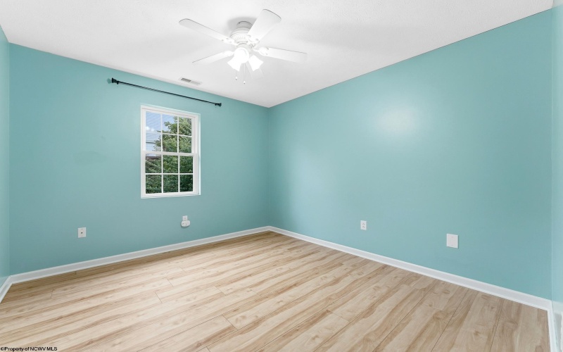 10 CLEAR SPRING Drive, Morgantown, West Virginia 26508, 3 Bedroom Bedrooms, 6 Room Rooms,2 BathroomBathrooms,Single Family Attached,For Sale,CLEAR SPRING,0,10167106