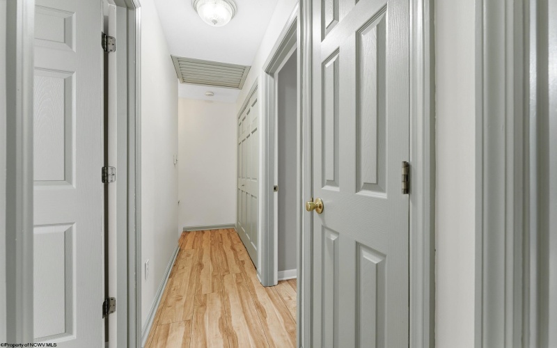 10 CLEAR SPRING Drive, Morgantown, West Virginia 26508, 3 Bedroom Bedrooms, 6 Room Rooms,2 BathroomBathrooms,Single Family Attached,For Sale,CLEAR SPRING,0,10167106