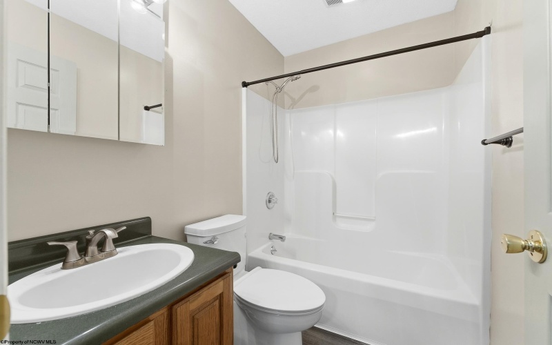 10 CLEAR SPRING Drive, Morgantown, West Virginia 26508, 3 Bedroom Bedrooms, 6 Room Rooms,2 BathroomBathrooms,Single Family Attached,For Sale,CLEAR SPRING,0,10167106