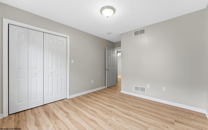 10 CLEAR SPRING Drive, Morgantown, West Virginia 26508, 3 Bedroom Bedrooms, 6 Room Rooms,2 BathroomBathrooms,Single Family Attached,For Sale,CLEAR SPRING,0,10167106