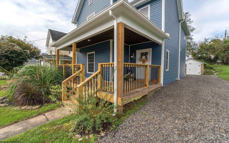 1037 Virginia Avenue, Fairmont, West Virginia 26554, 3 Bedroom Bedrooms, 7 Room Rooms,3 BathroomBathrooms,Single Family Detached,For Sale,Virginia,0,10167101