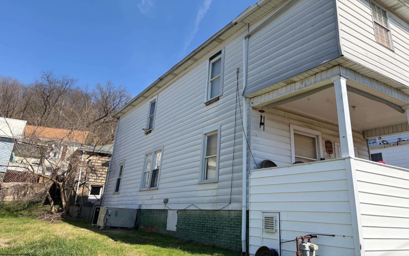 116 GRANT Street, Clarksburg, West Virginia 26301, 3 Bedroom Bedrooms, 6 Room Rooms,2 BathroomBathrooms,Single Family Detached,For Sale,GRANT,0,10163918