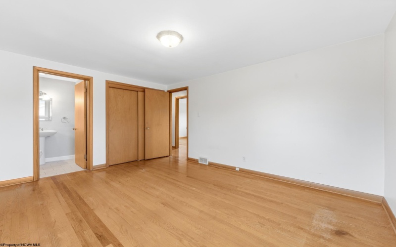 467 Hillview Drive, Morgantown, West Virginia 26505, 3 Bedroom Bedrooms, 7 Room Rooms,1 BathroomBathrooms,Single Family Detached,For Sale,Hillview,0,10167100