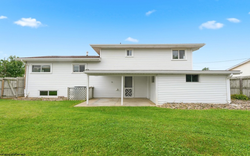467 Hillview Drive, Morgantown, West Virginia 26505, 3 Bedroom Bedrooms, 7 Room Rooms,1 BathroomBathrooms,Single Family Detached,For Sale,Hillview,0,10167100