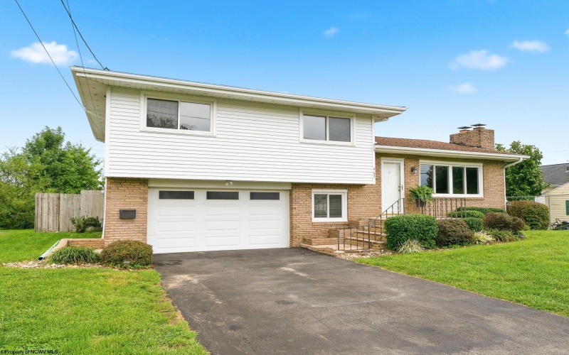 467 Hillview Drive, Morgantown, West Virginia 26505, 3 Bedroom Bedrooms, 7 Room Rooms,1 BathroomBathrooms,Single Family Detached,For Sale,Hillview,0,10167100