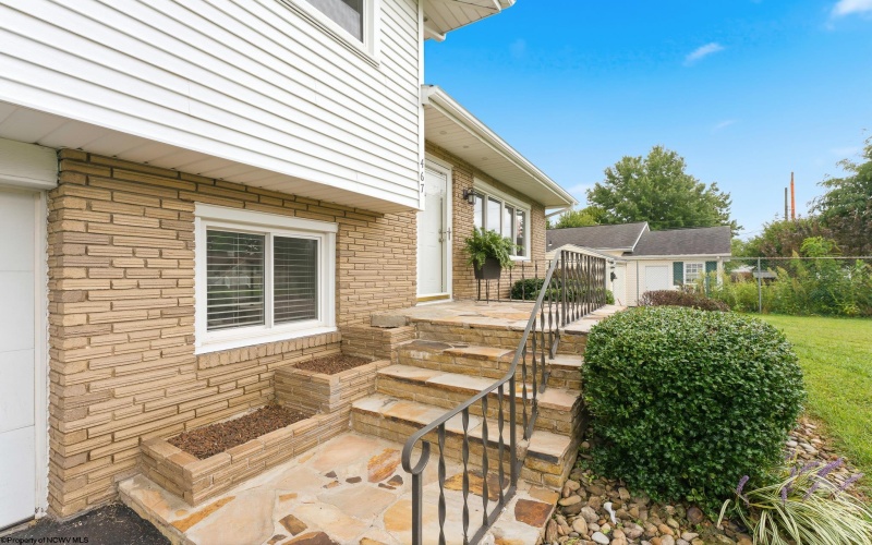 467 Hillview Drive, Morgantown, West Virginia 26505, 3 Bedroom Bedrooms, 7 Room Rooms,1 BathroomBathrooms,Single Family Detached,For Sale,Hillview,0,10167100