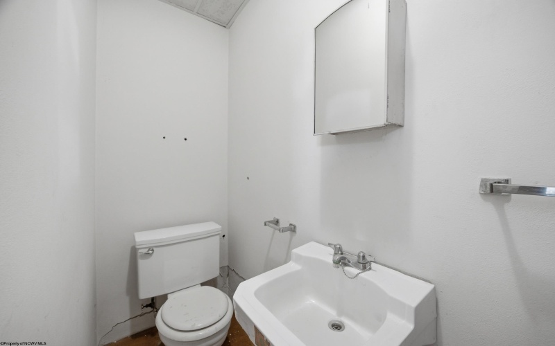 109 Euclid Avenue, Clarksburg, West Virginia 26301, 3 Bedroom Bedrooms, 8 Room Rooms,2 BathroomBathrooms,Single Family Detached,For Sale,Euclid,0,10167093 109 Euclid Avenue, Clarksburg, West Virginia 26301, 3 Bedroom Bedrooms, 8 Room Rooms,2 BathroomBathrooms,Single Family Detached,For Sale,Euclid,0,10167093